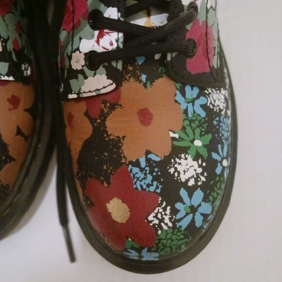 Dr. Martens Delaney Floral Teens Size 3 Canvas Combat Boots Floral - Picture 3 of 11